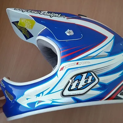 Шолом Troy Lee Design M/L