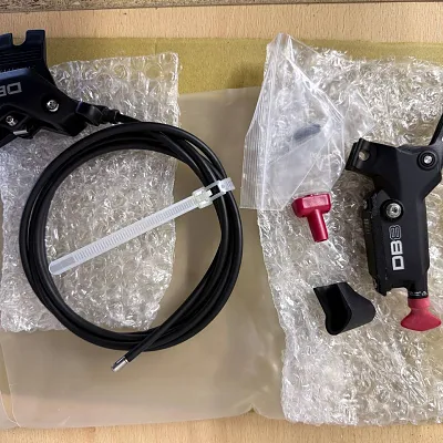 Гальма SRAM DB8