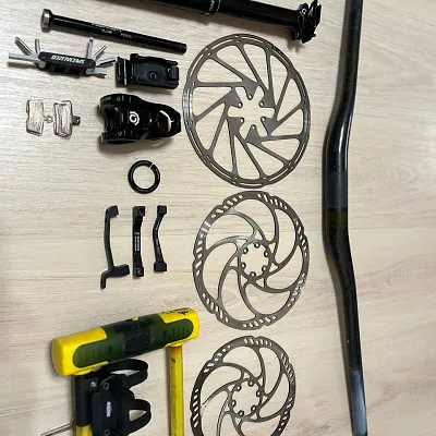 Карбон руль + винос + ротори Magura + мультитул та ін.